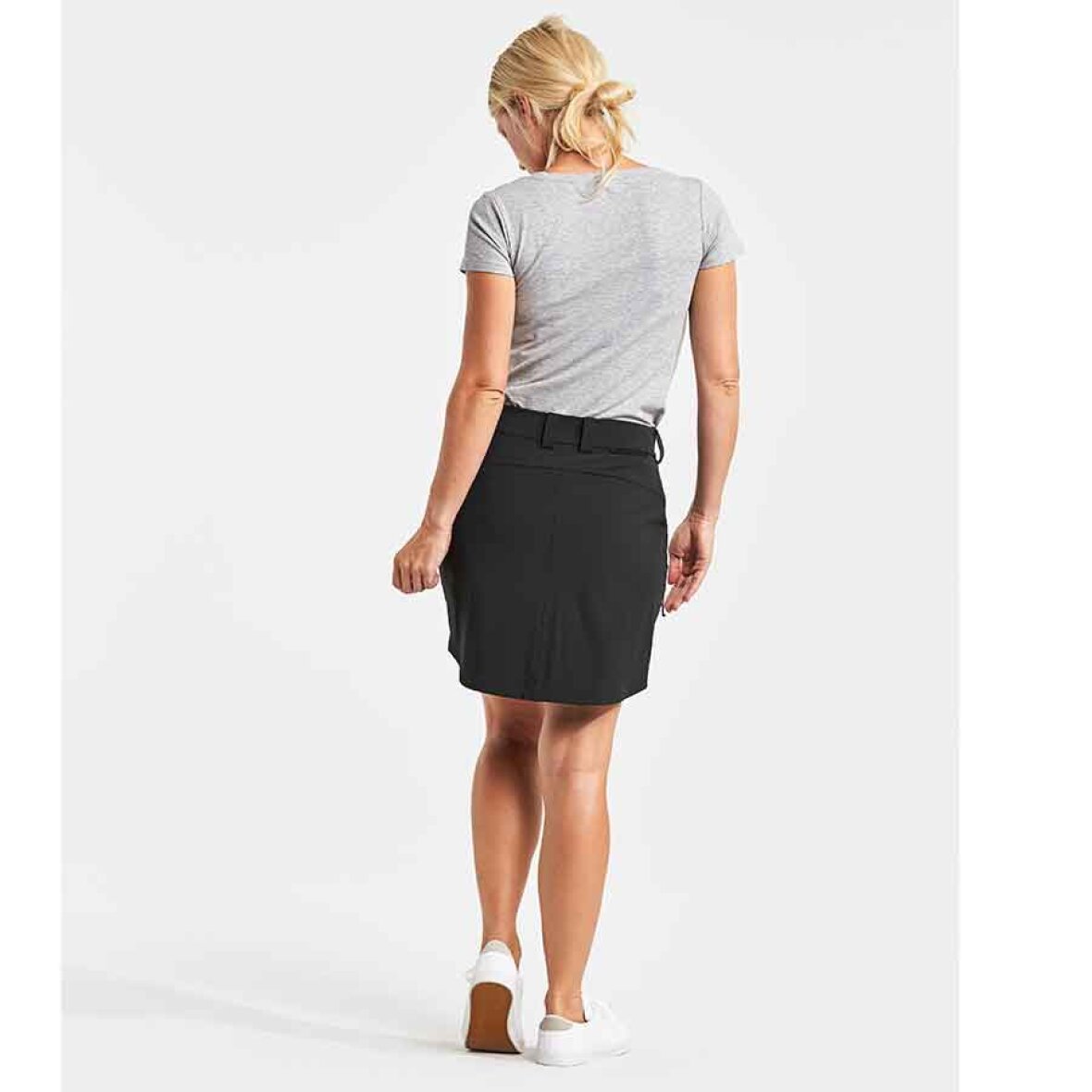 Liv Womens Skirt Black | Robust og feminin nederdel fra Didriksons | Køb!