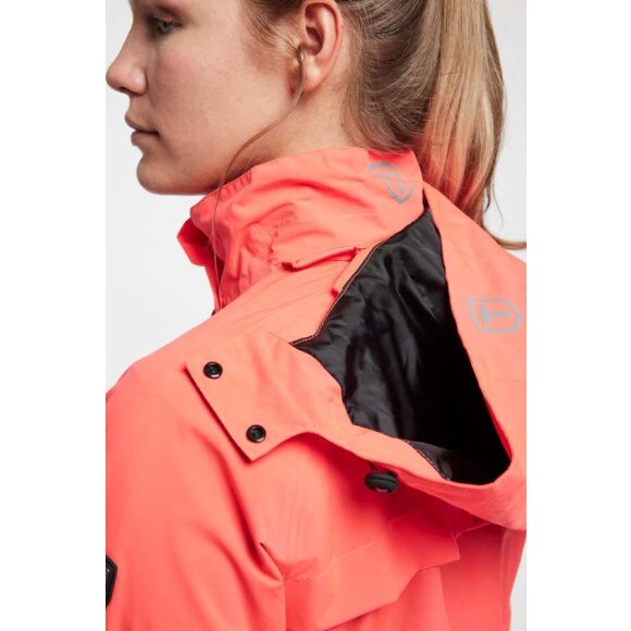 Tenson - Svensk outdoorbrand - outdoortøj - Biscaya Evo Jacket W Diva Pink