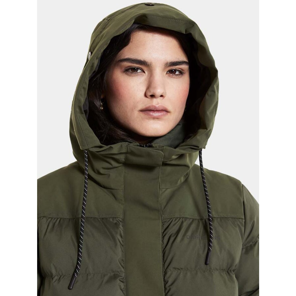 Didriksons Fay Womens Parka Deep Green A-formet parka. Køb her!