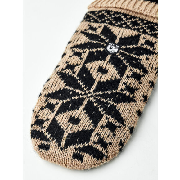 Hestra luffe Isvik Mitten Beige/Black