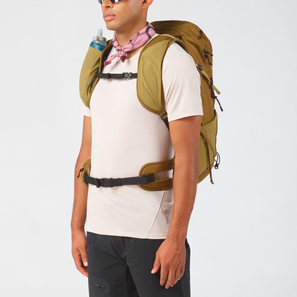 Salomon Aerotrek 30 Brilliant Olive Rygsæk