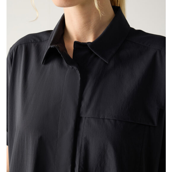 Salo Dress Women True Black fra Haglöfs